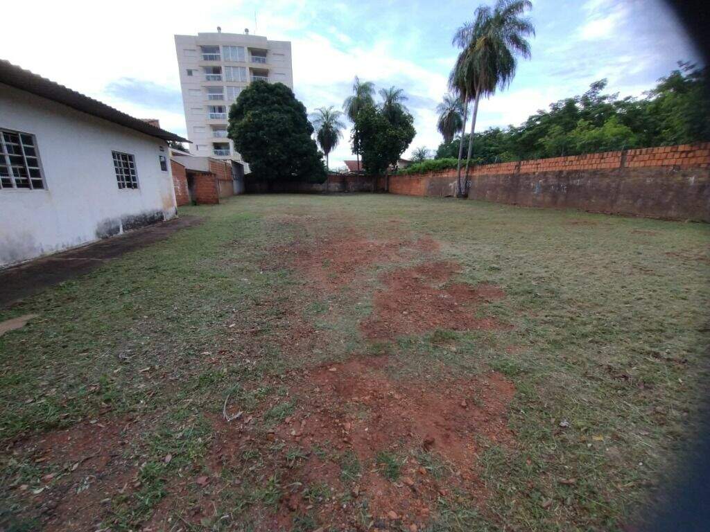 Terreno para aluguel no Centro: 