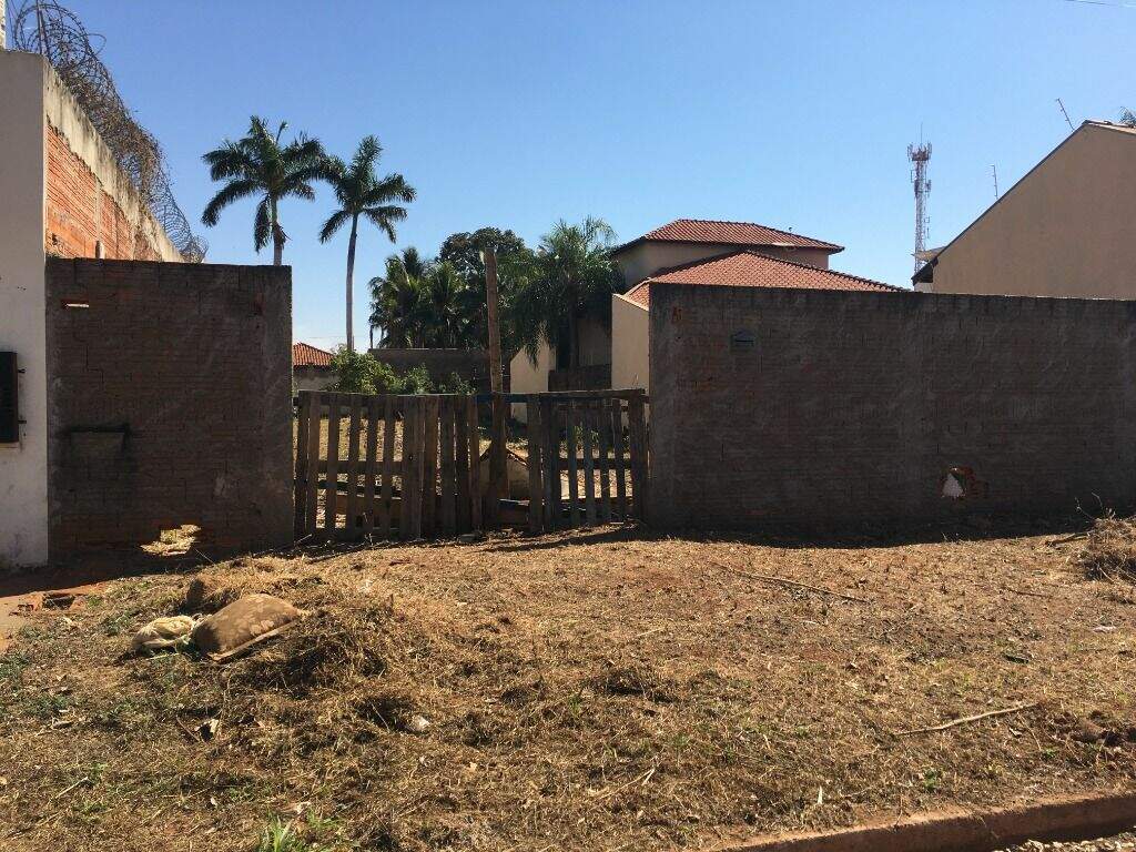 Terreno à venda no Santos Dumont: 