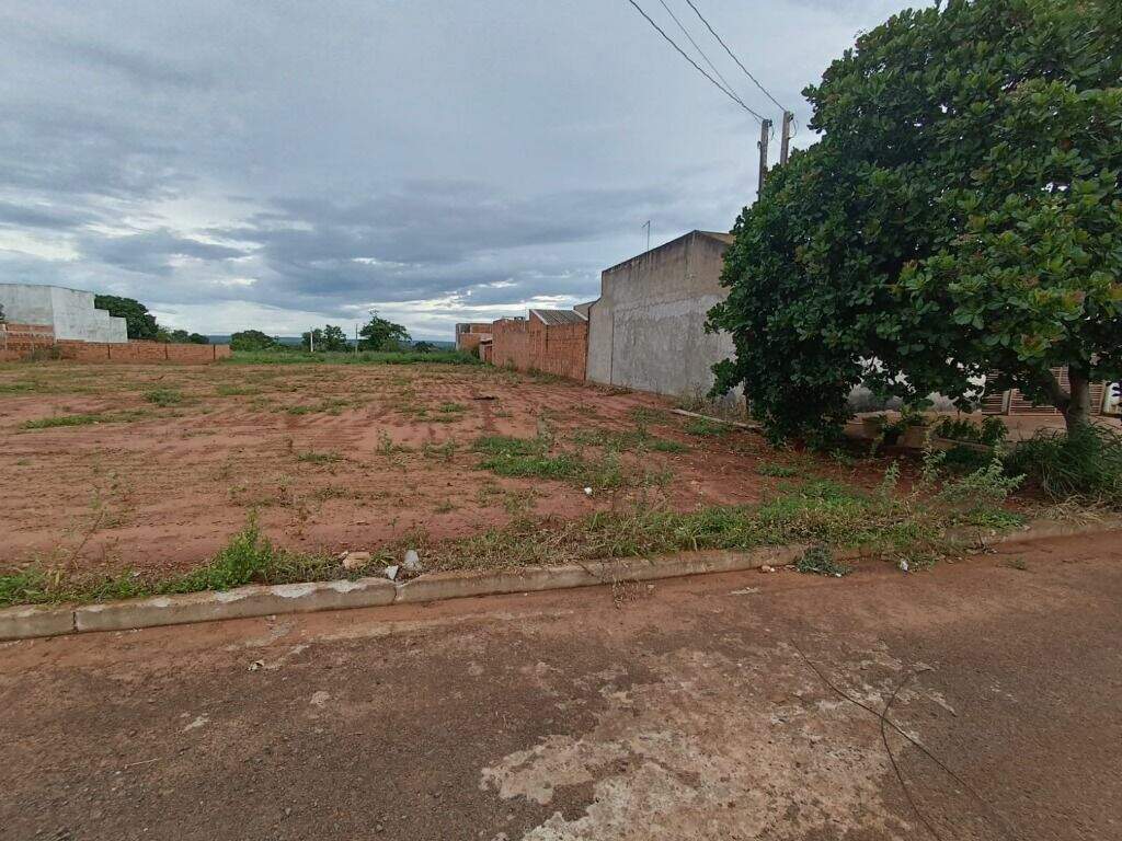 Terreno à venda no Ipê: 