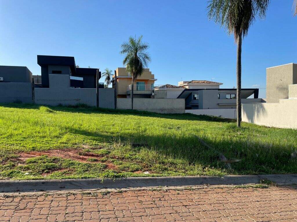 Terreno à venda no Loteamento Residencial Quarta Lagoa: 