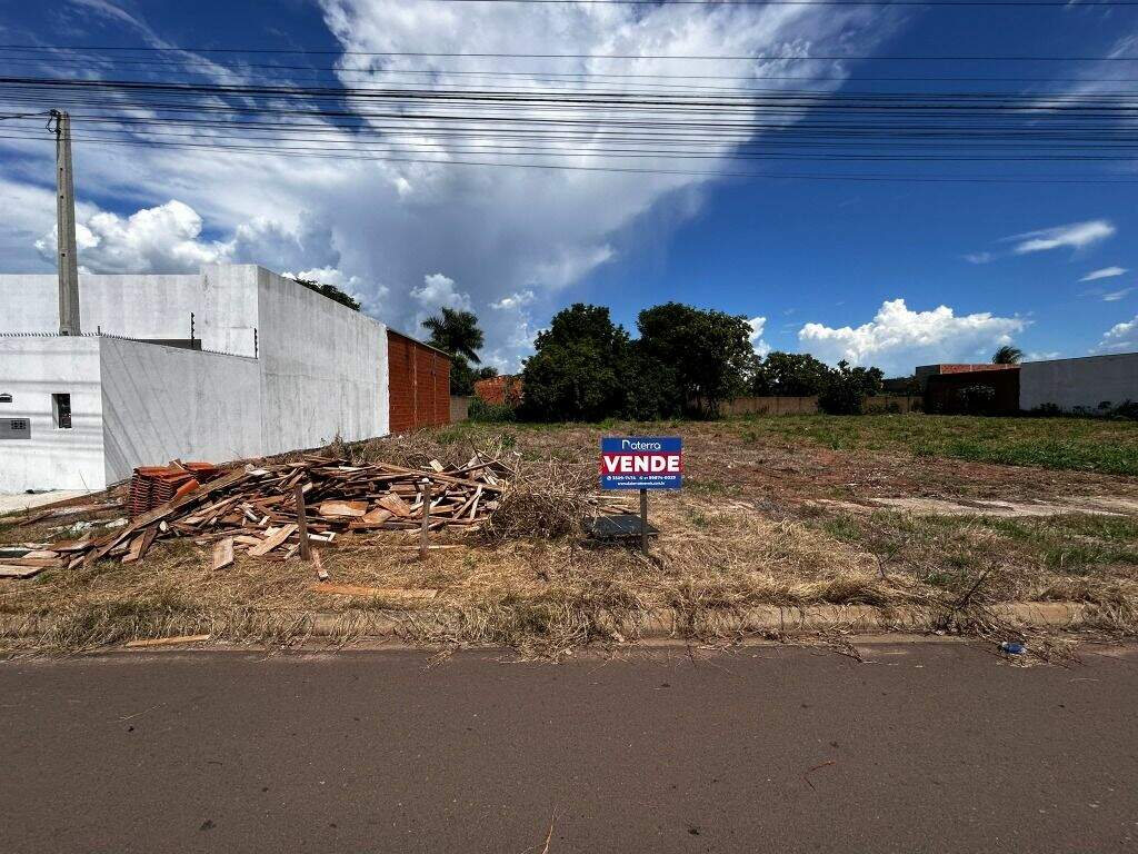 Terreno à venda no Jardim Novo Aeroporto: 