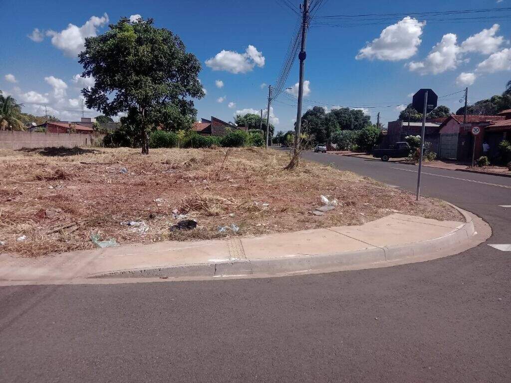 Terreno à venda no Santos Dumont: 