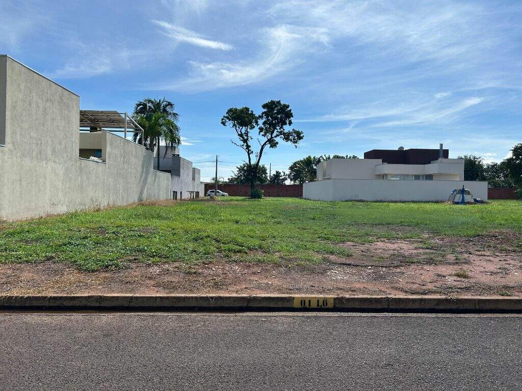 Terreno à venda no Ipê: 