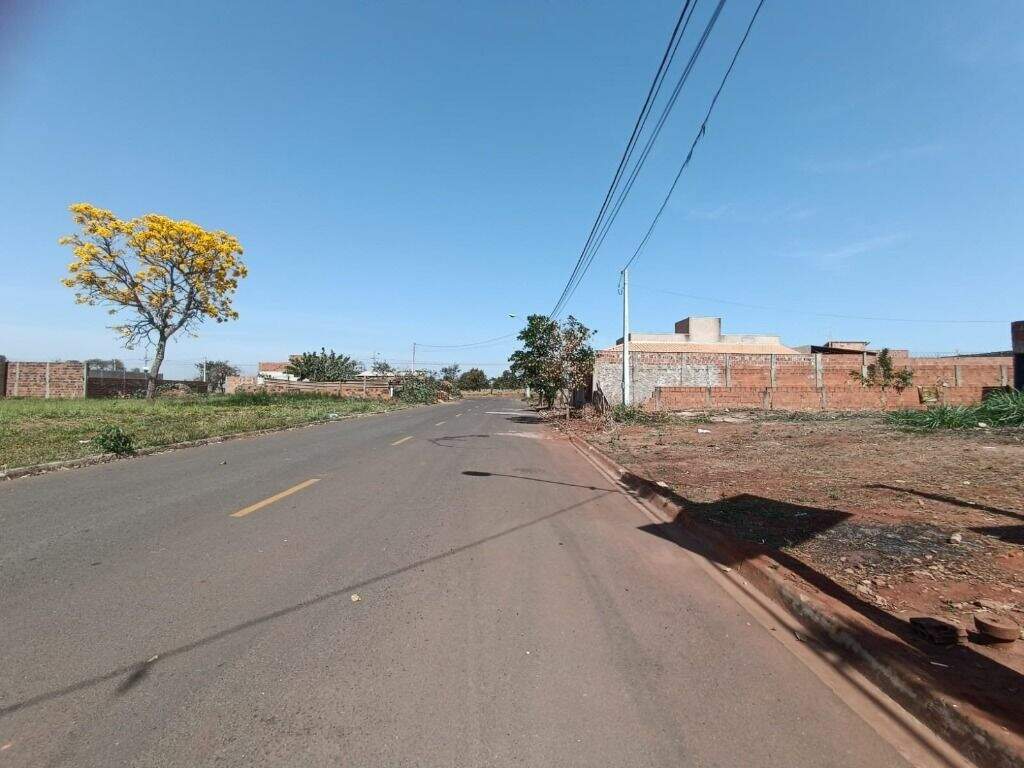Terreno à venda no Residencial Orestes Prata Tibery: 
