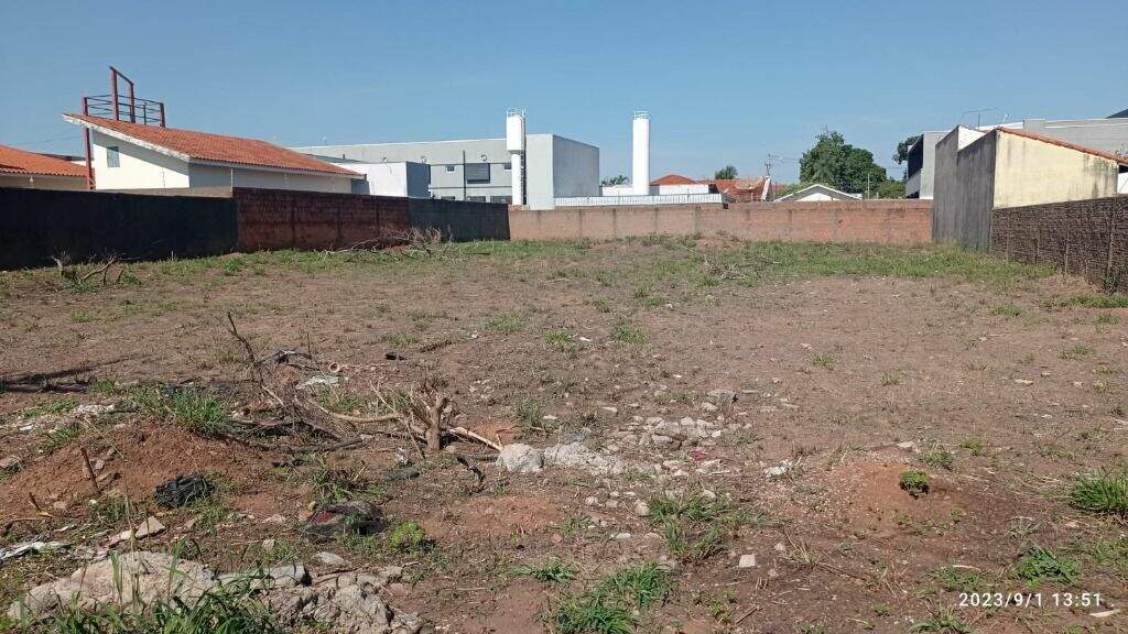 Terreno à venda no Colinos: 