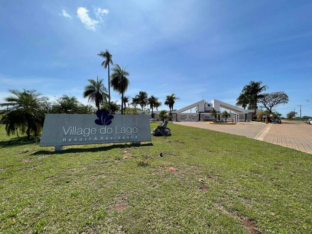 Terreno à venda no Village do Lago: 