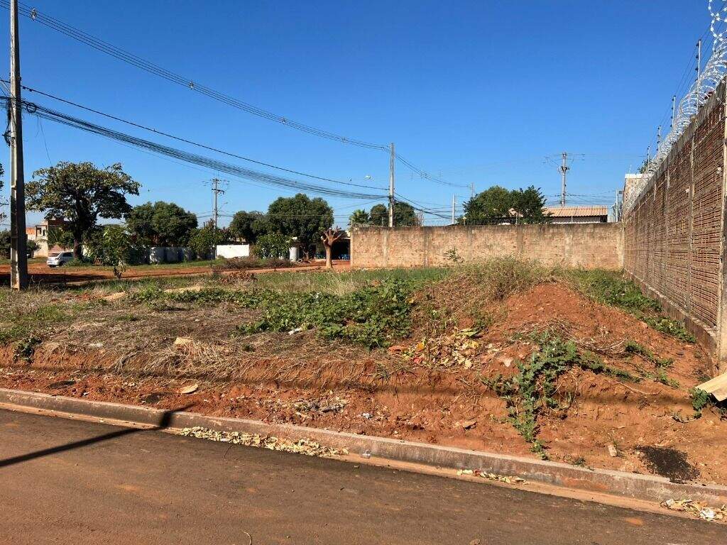 Terreno à venda no Jardim Flamboyant: 