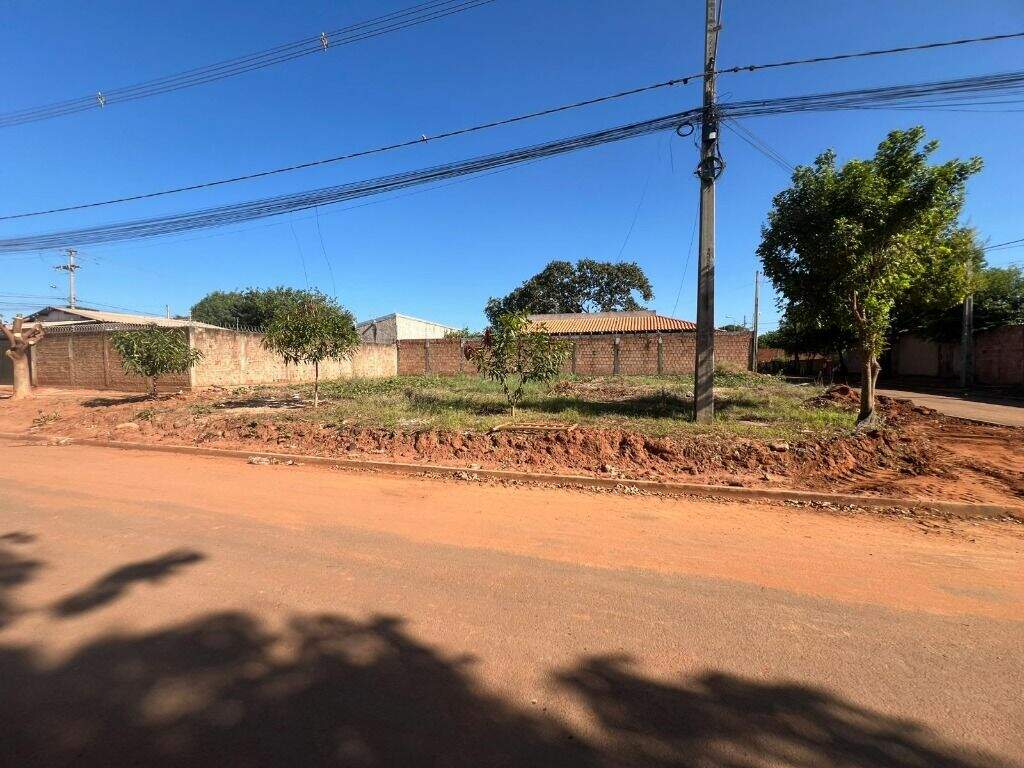 Terreno à venda no Jardim Flamboyant: 