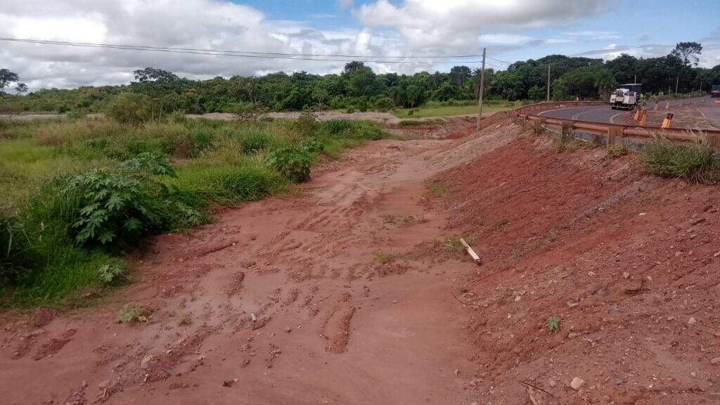Terreno à venda no Vila dos Ferroviários: 