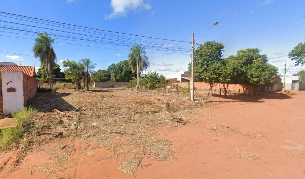 Terreno à venda no Jardim das Oliveiras: 