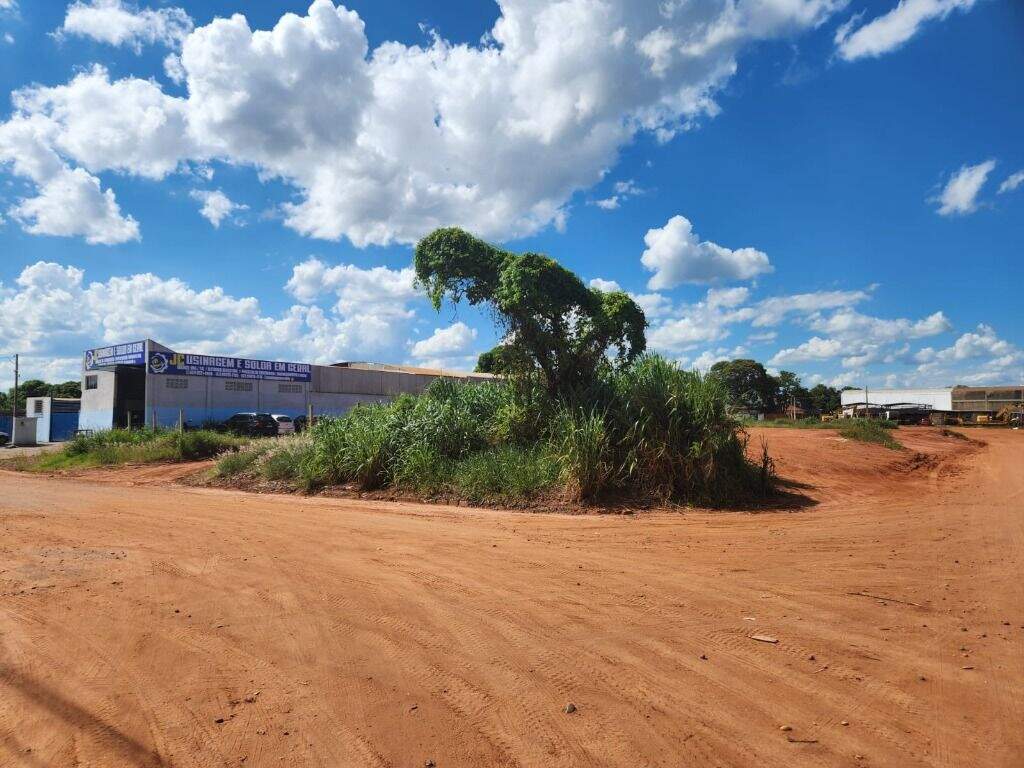 Terreno à venda no Jardim Brasília: 