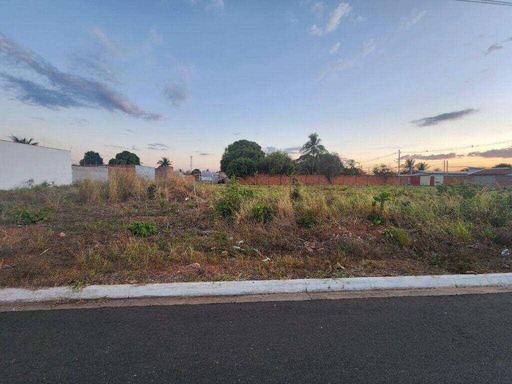 Terreno à venda no Jardim Paranapunga: 