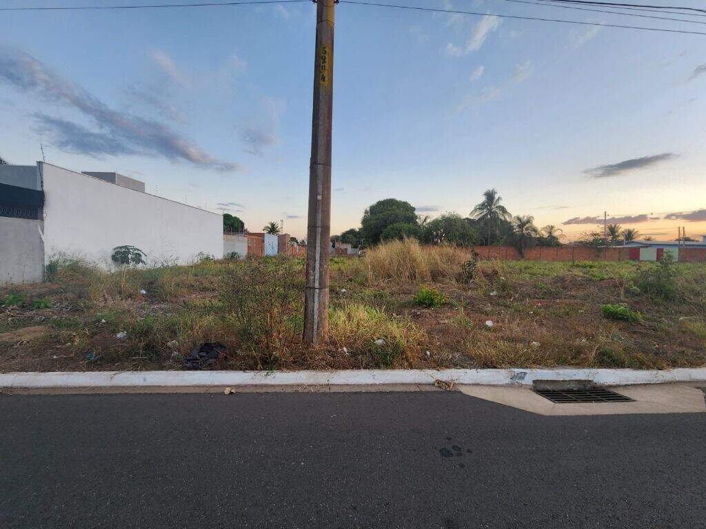 Terreno à venda no Jardim Paranapunga: 