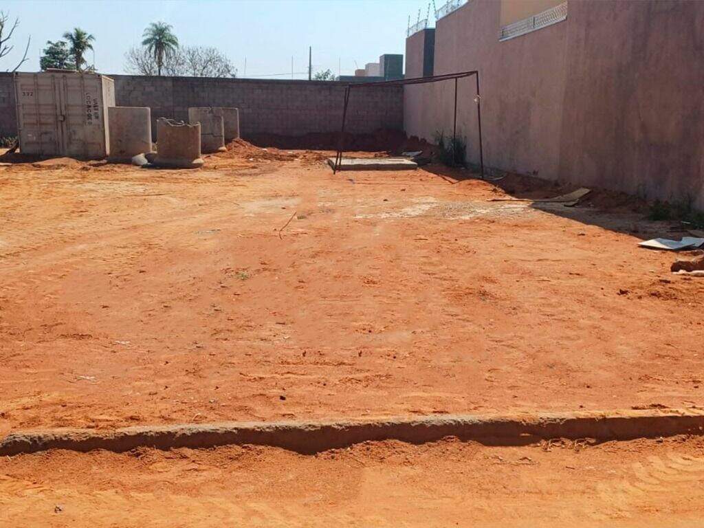 Terreno à venda no Vila Haro: 