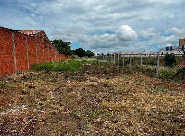 Terreno à venda no Jardim Cangalha: 