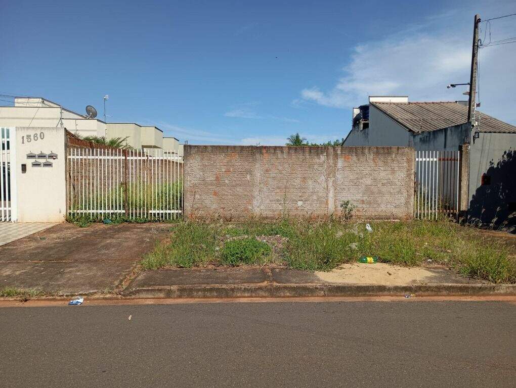 Terreno à venda no Parque São Carlos: 
