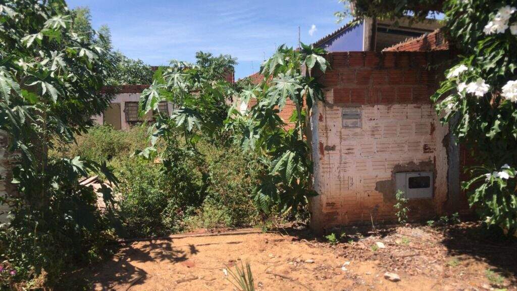 Terreno à venda no Jardim Novo Aeroporto: 