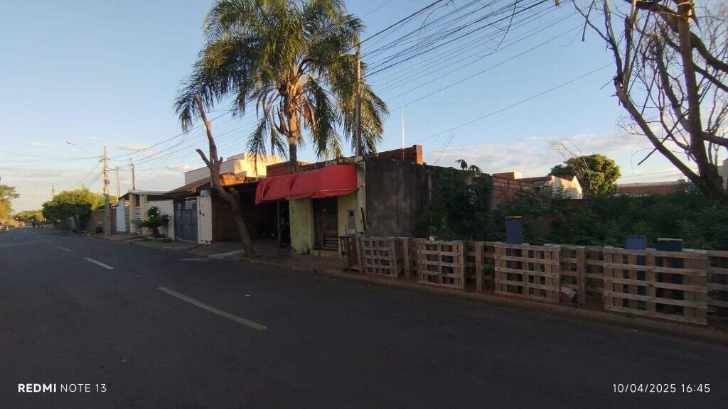 Terreno à venda no Jardim Paranapunga: 