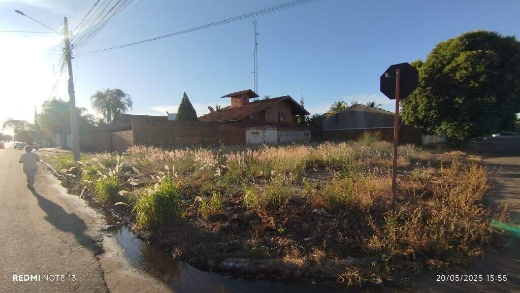 Terreno à venda no Jardim Primaveril: 