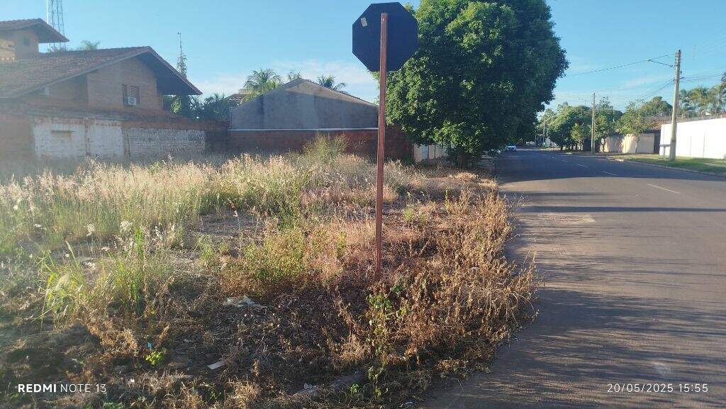Terreno à venda no Jardim Primaveril: 