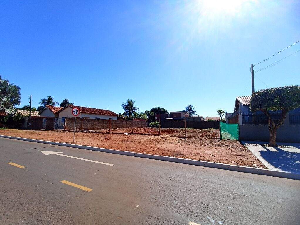 Terreno à venda no Parque Residencial Jamel Ville II: 