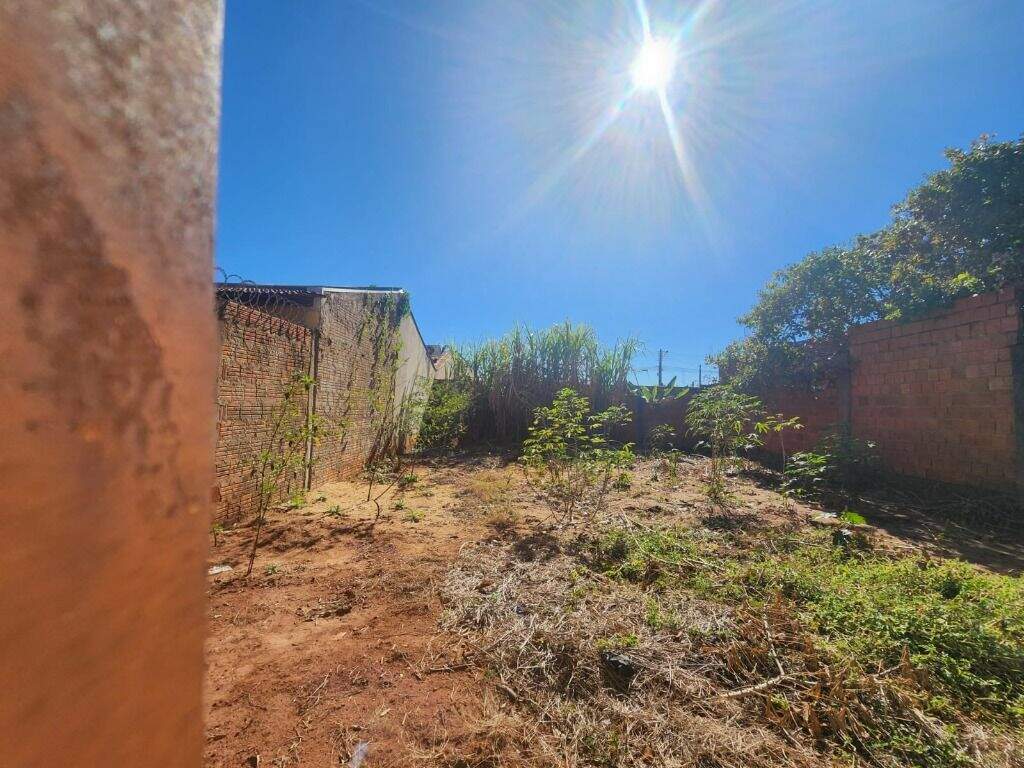 Terreno à venda no Vila São João: 