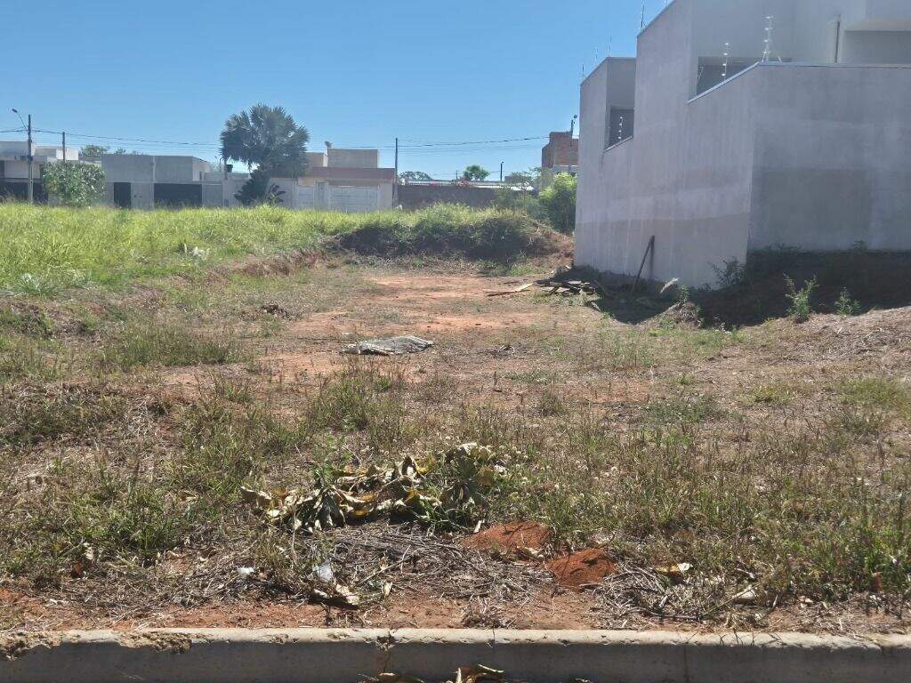 Terreno à venda no Bosque das Araras: 