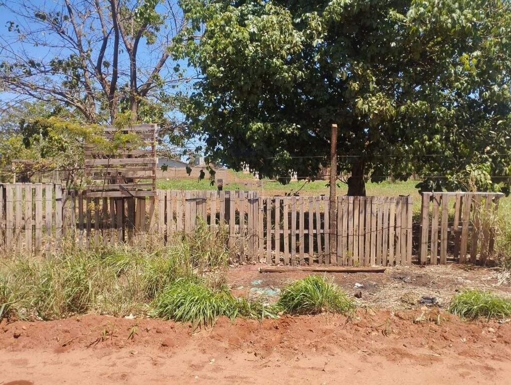 Terreno à venda no Conjunto Habitacional Imperial: 
