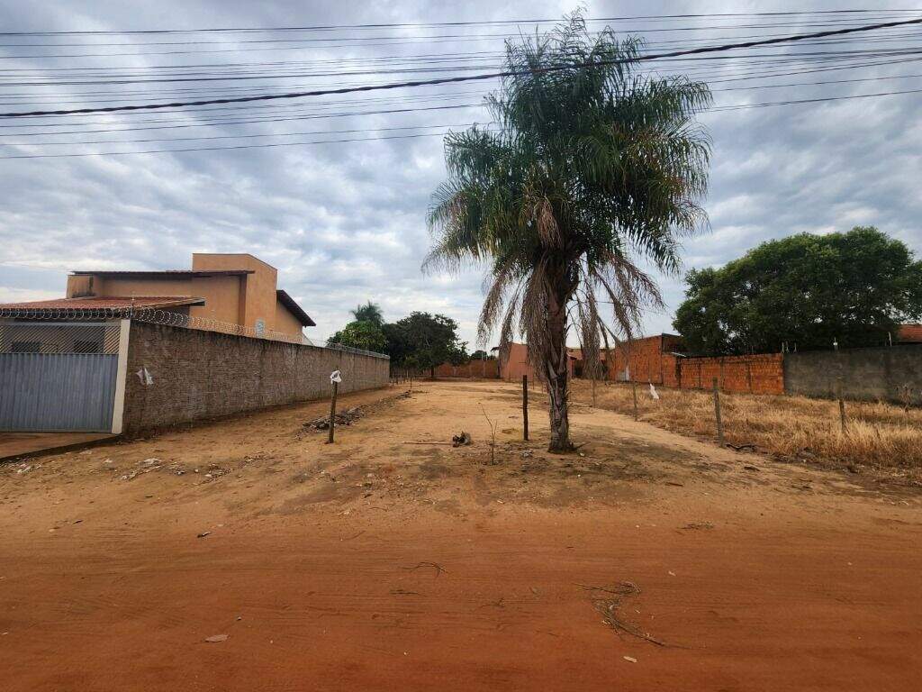Terreno à venda no Jardim Moçambique: 