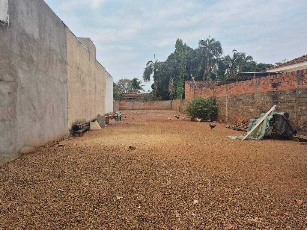 Terreno à venda no Jardim Paranapunga: 