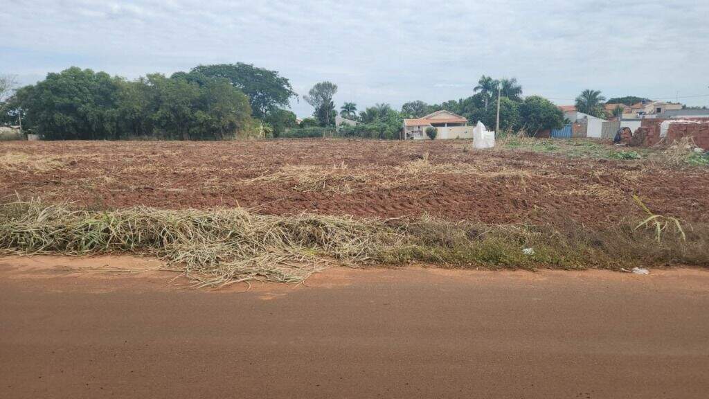 Terreno à venda no Residencial Portal do Lago: 