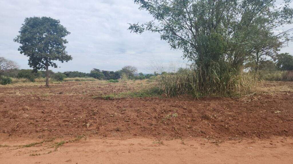 Terreno à venda no Residencial Portal do Lago: 