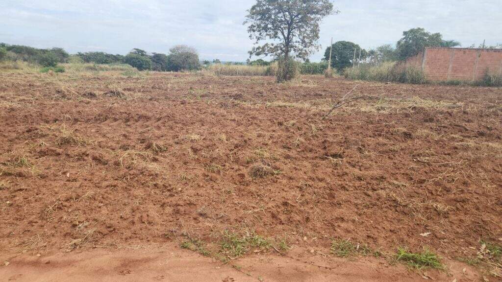 Terreno à venda no Residencial Portal do Lago: 