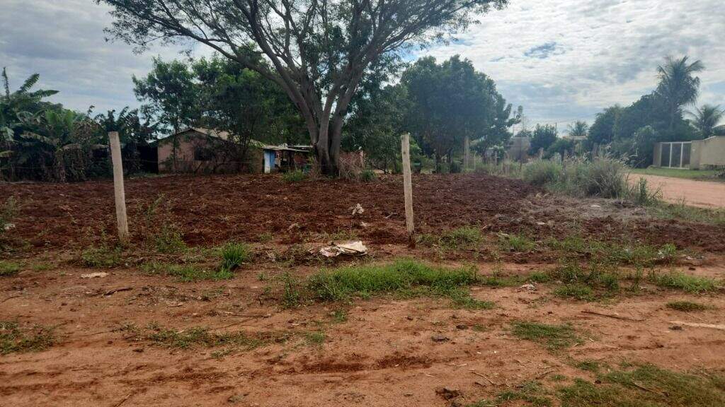 Terreno à venda no Residencial Portal do Lago: 