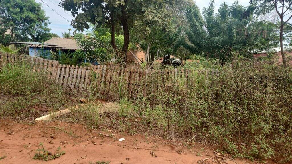 Terreno à venda no Residencial Portal do Lago: 