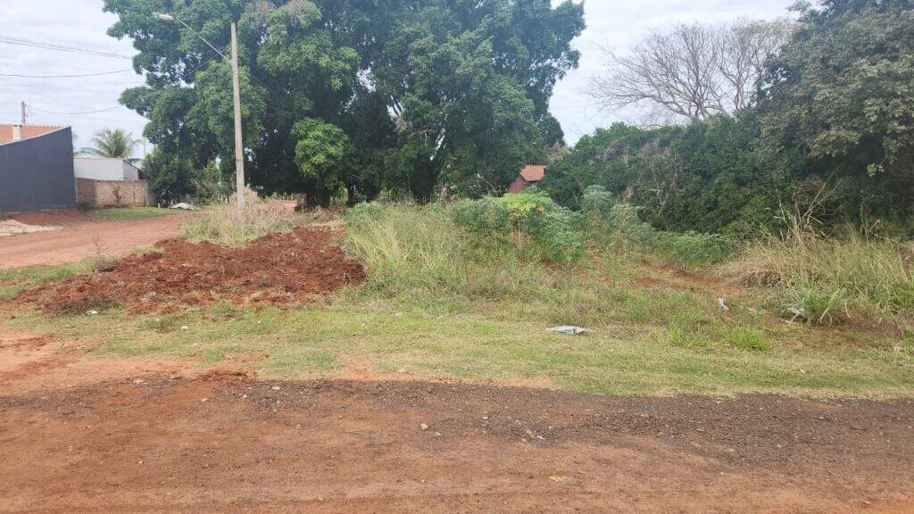 Terreno à venda no Residencial Portal do Lago: 