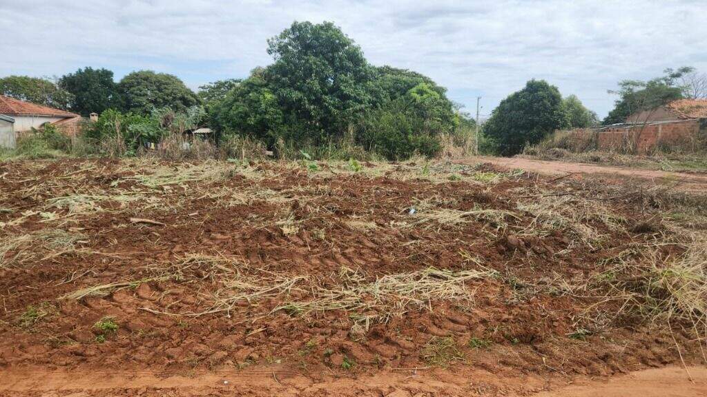 Terreno à venda no Residencial Portal do Lago: 