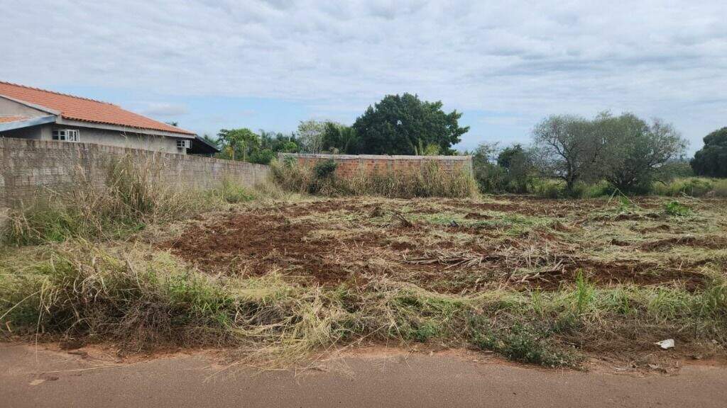 Terreno à venda no Residencial Portal do Lago: 