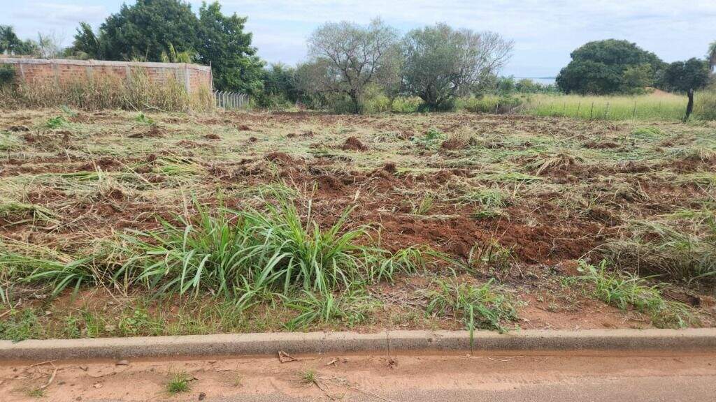 Terreno à venda no Residencial Portal do Lago: 
