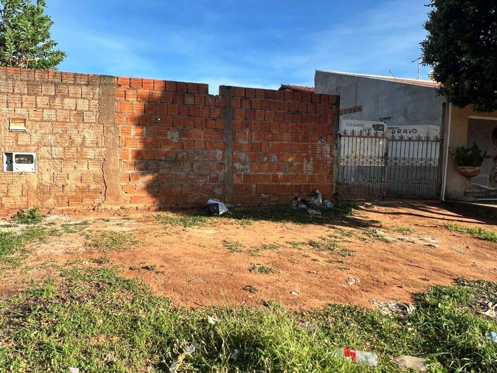 Terreno à venda no Jardim Cangalha: 
