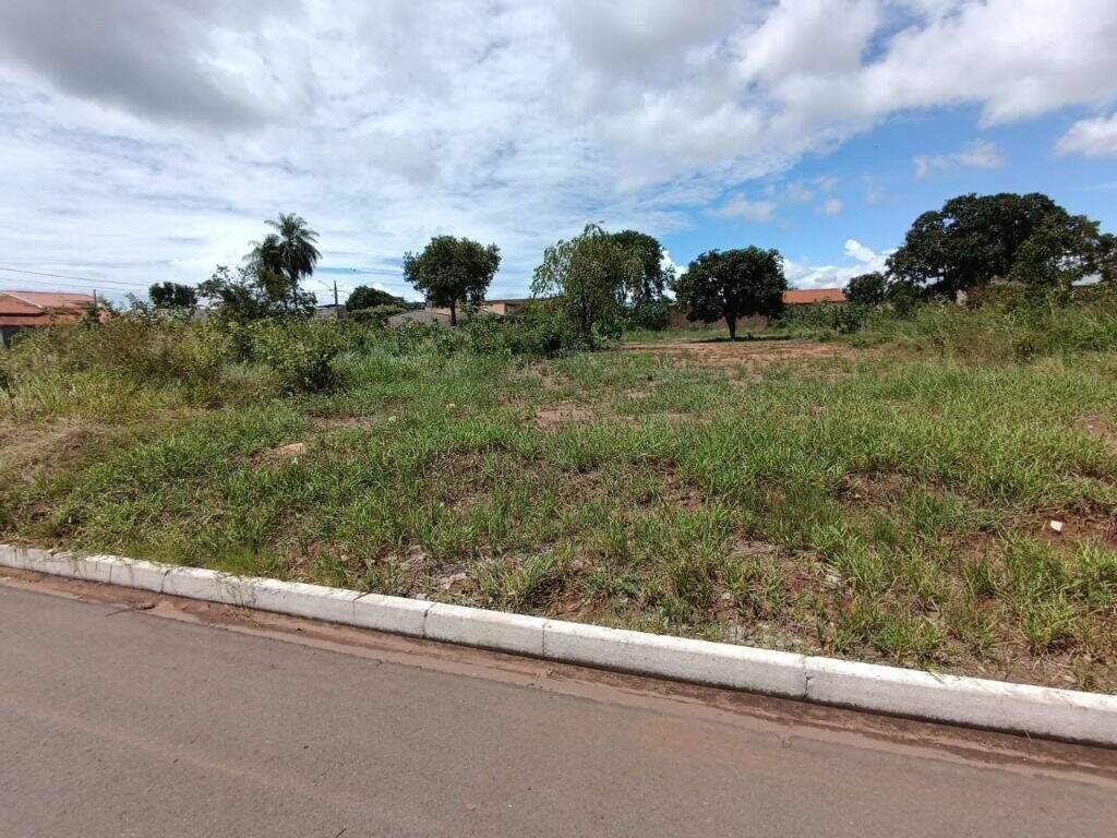 Terreno à venda no Jardim Primavera: 