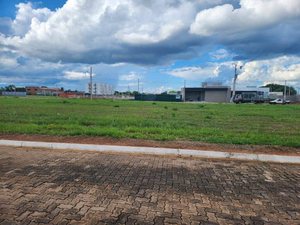 Terreno à venda no Parque Residencial Quinta da Lagoa: 