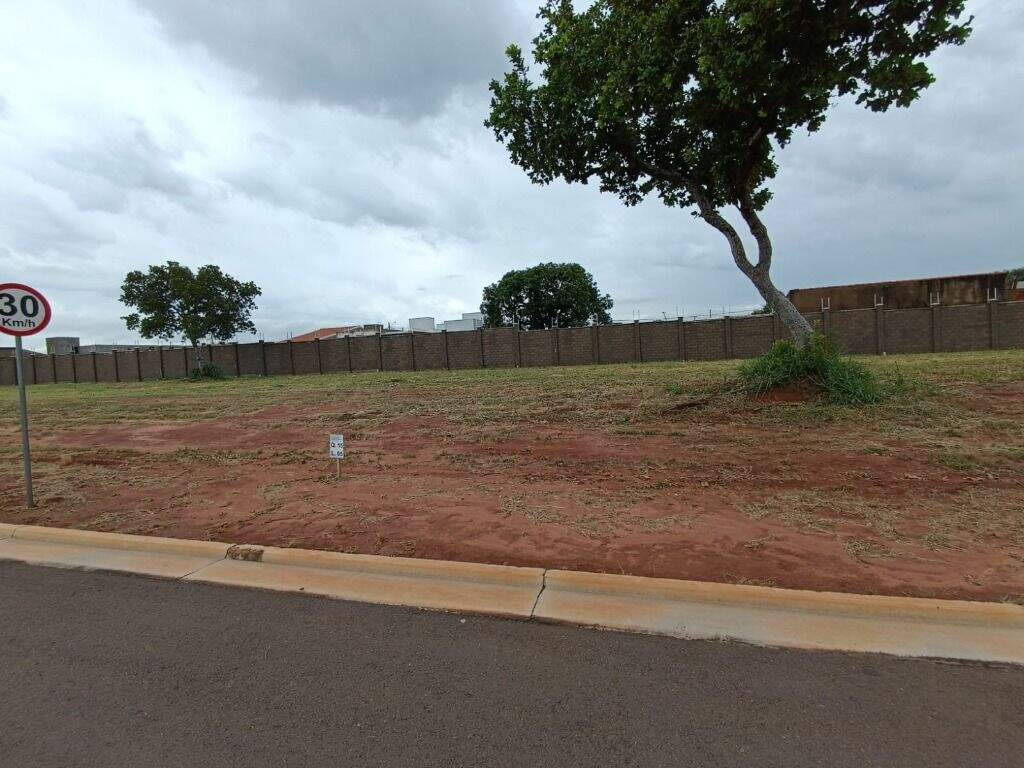 Terreno à venda no Condomínio La Paloma Residence: 