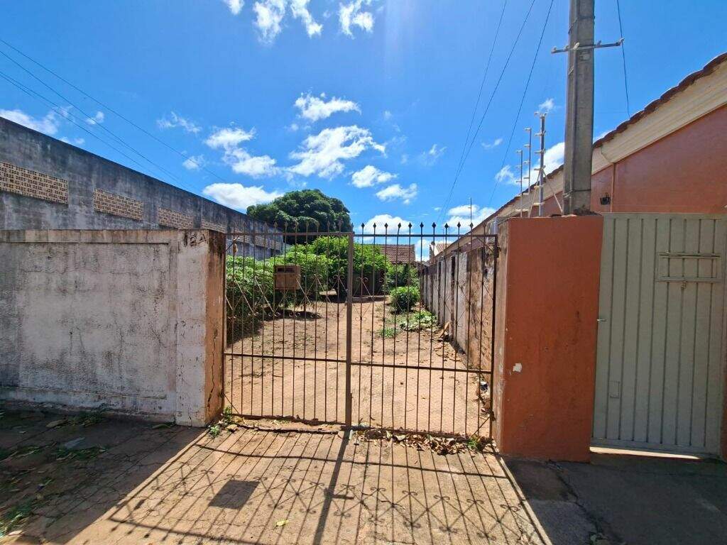 Terreno à venda no Jardim Roriz: 