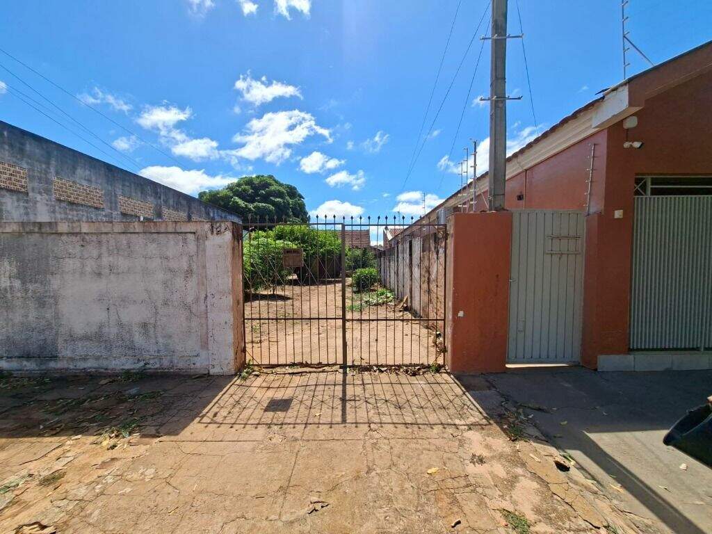 Terreno à venda no Jardim Roriz: 