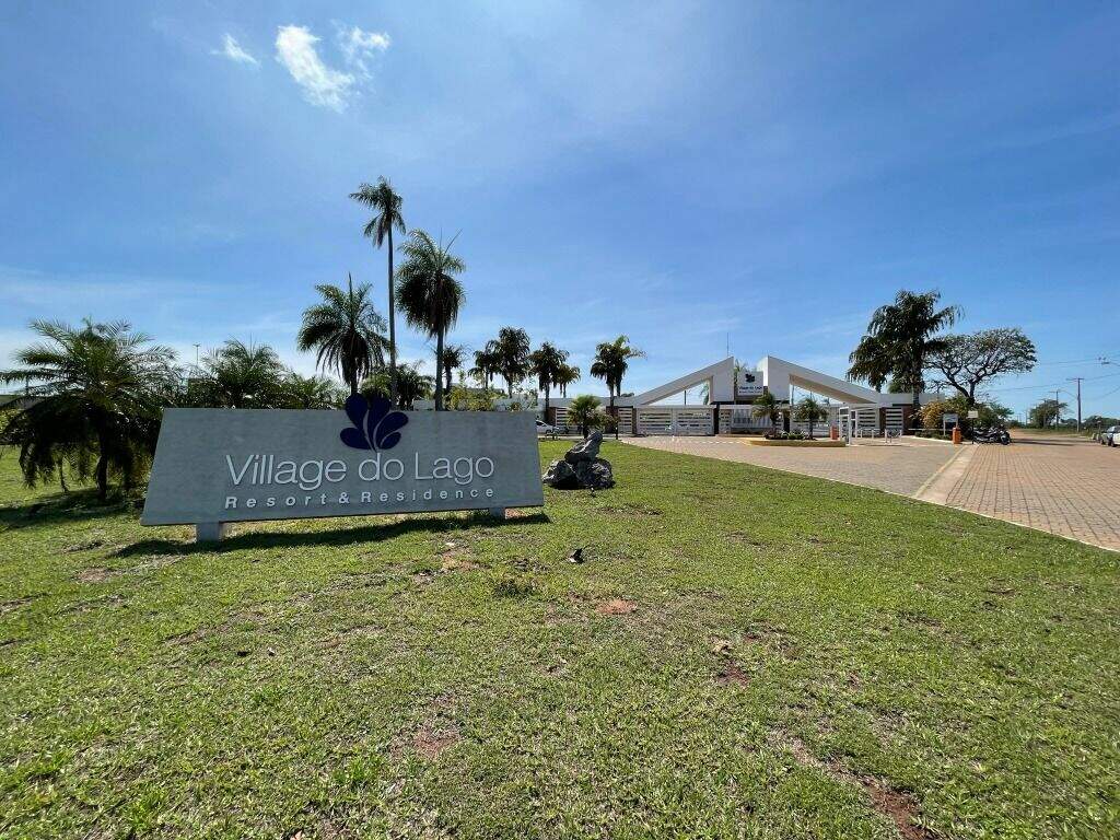 Terreno à venda no Village do Lago: 