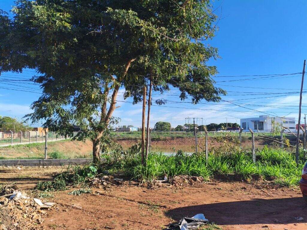 Terreno à venda no Vila Maria: 