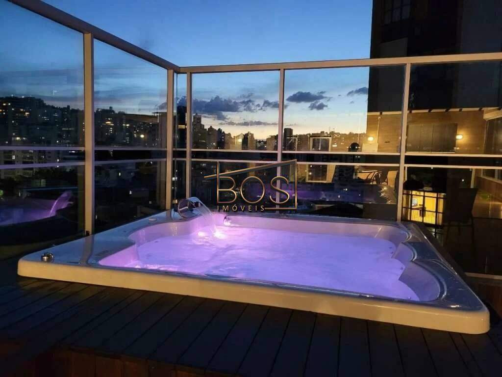 Cobertura, 3 quartos, 217 m² - Foto 2