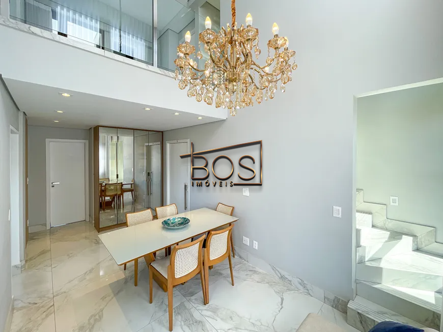 Cobertura, 3 quartos, 214 m² - Foto 2