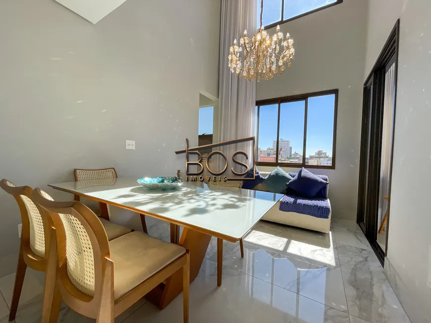 Cobertura, 3 quartos, 214 m² - Foto 1